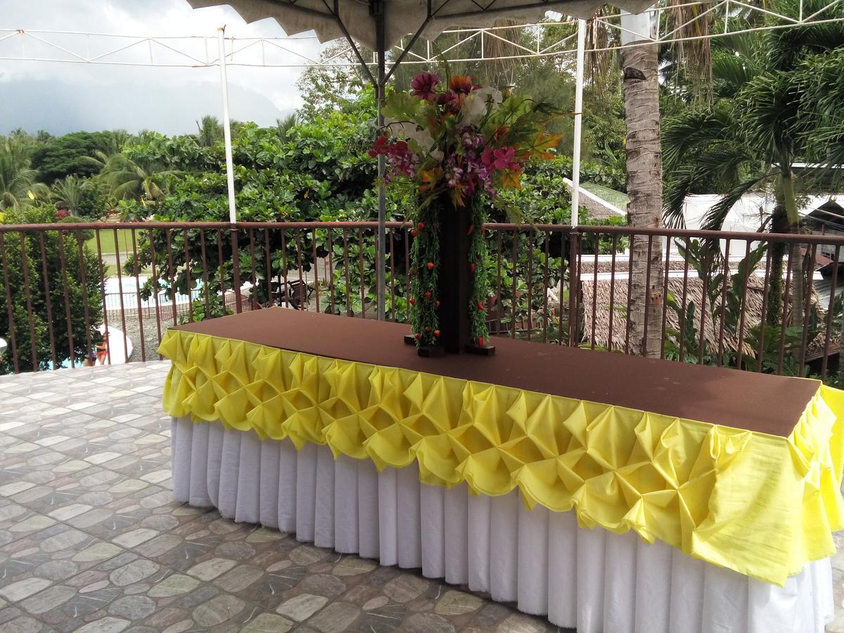 Gazebo Pools And Restaurant Otel Cabadbaran Dış mekan fotoğraf